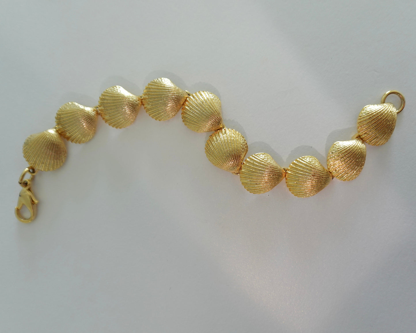 Vintage seashell gold plated bracelet