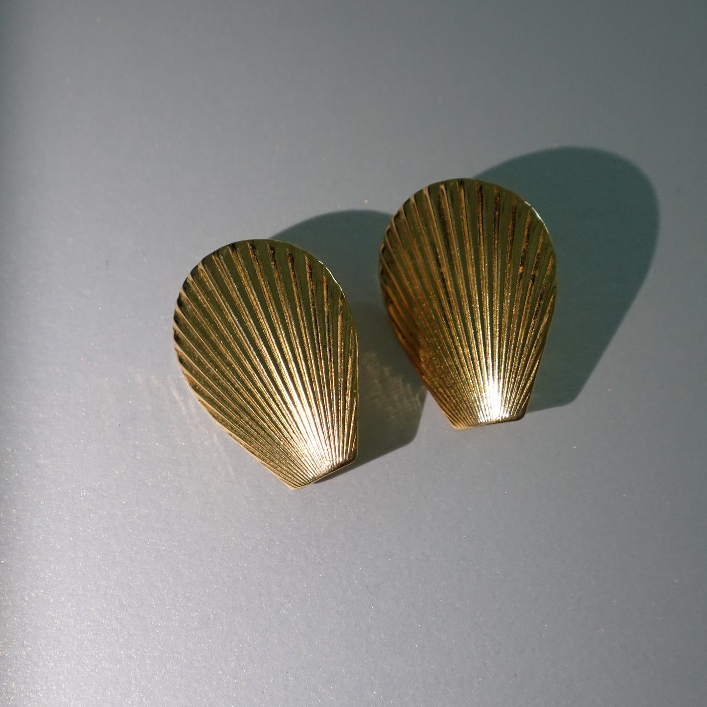 Vintage shell gold plated clip on earrings