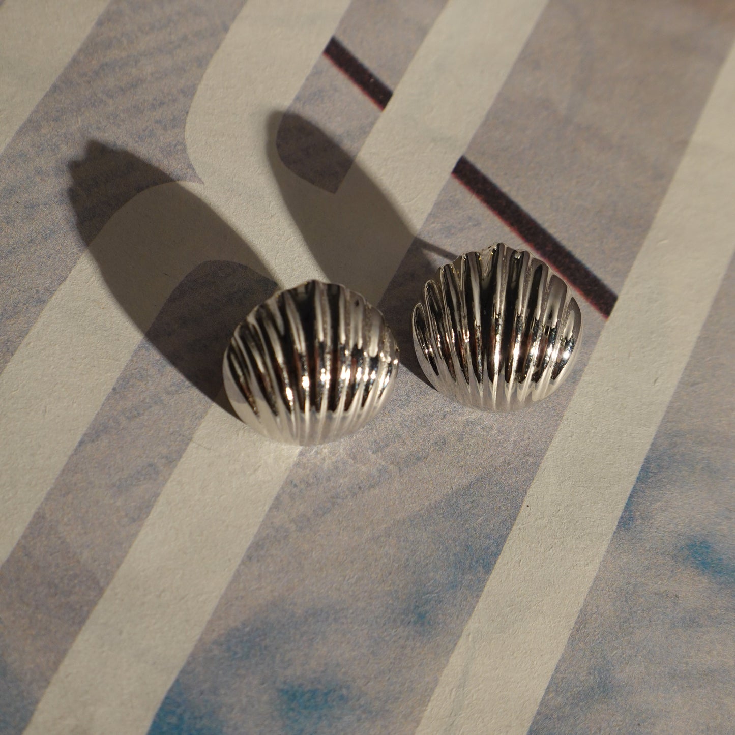 1980s-1990s silver tone seashell stud earrings