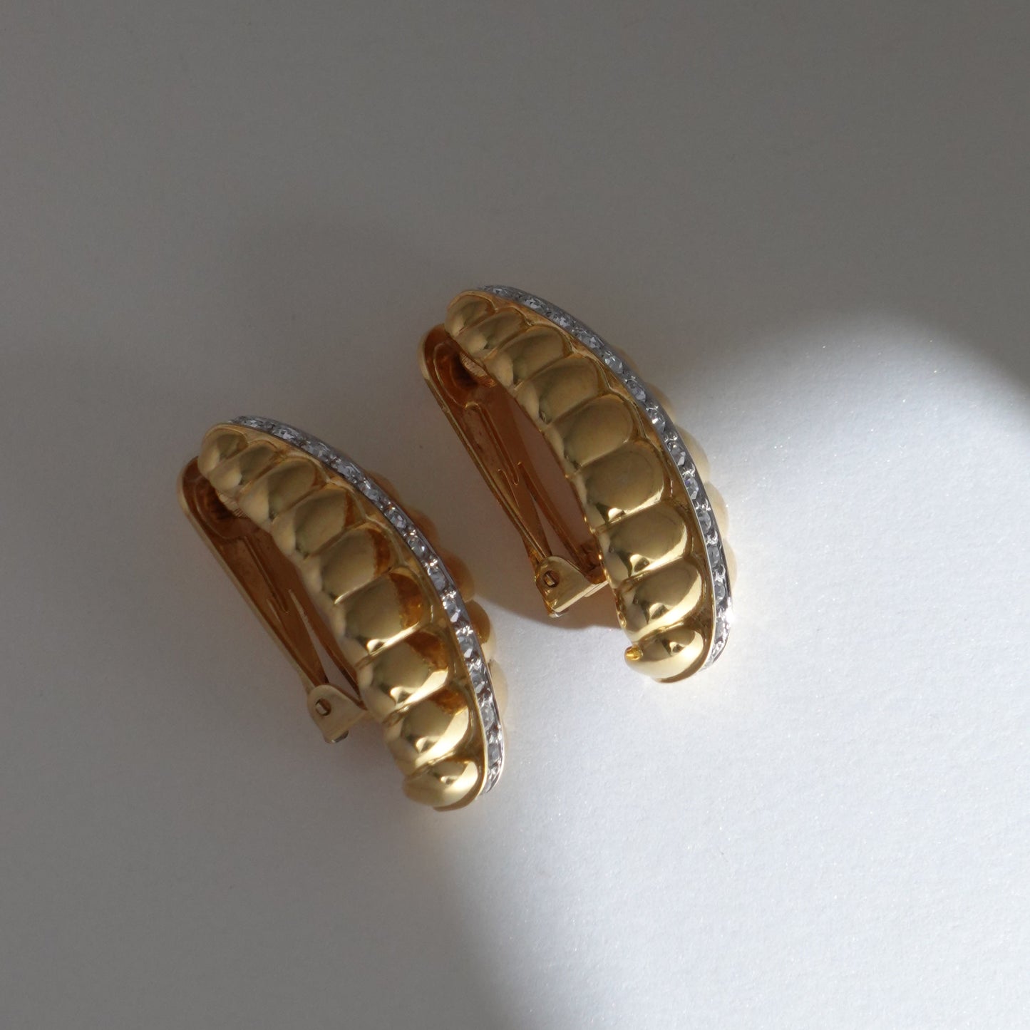 Vintage NM rhinestone gold plated clip on