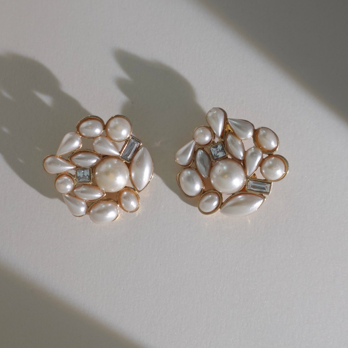 80s-90s pearl statement clip-on