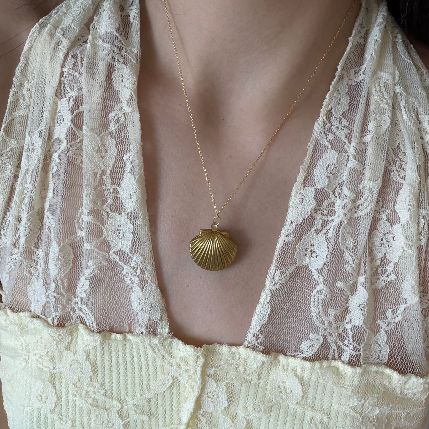Vintage seashell locket necklace
