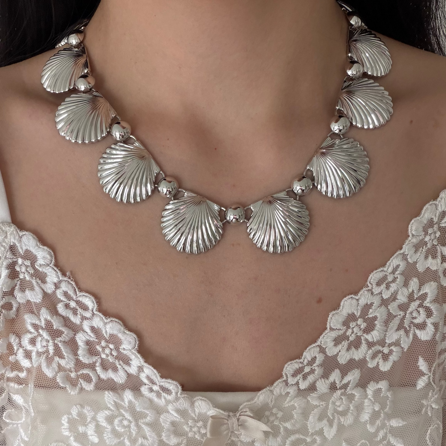 80s seashell statement necklace