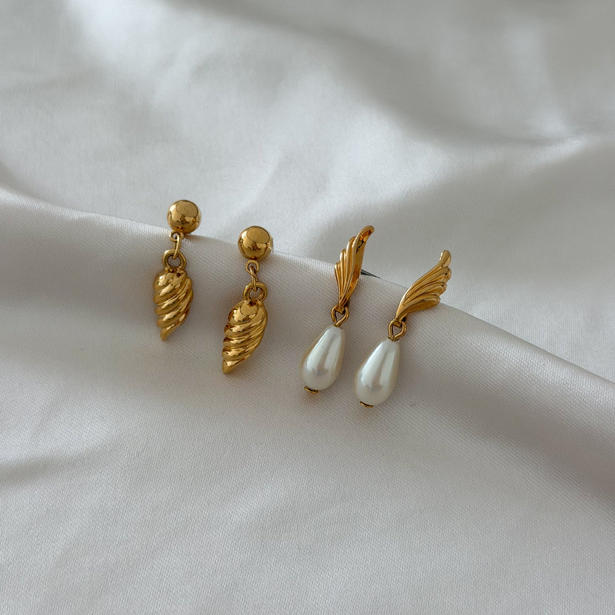 Dainty gold plated vintage earrings