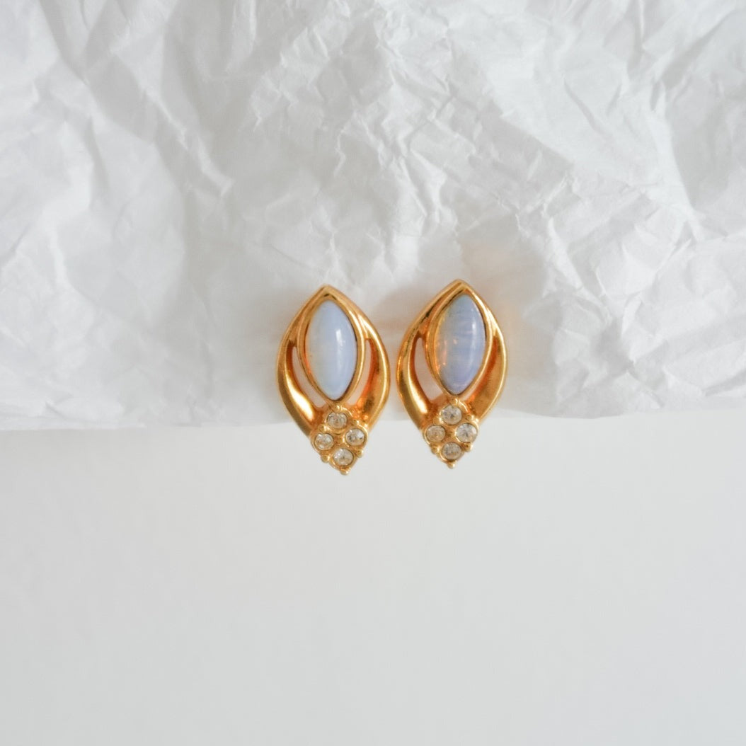 Avon 1988's opal rhinestone ear studs