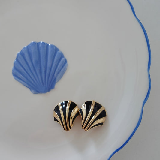 Vintage seashell clip on earrings