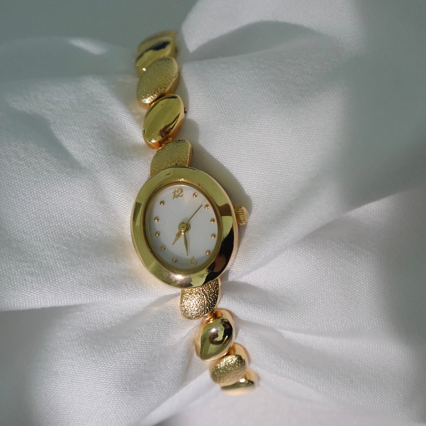 Vintage gold tone bracelet watch
