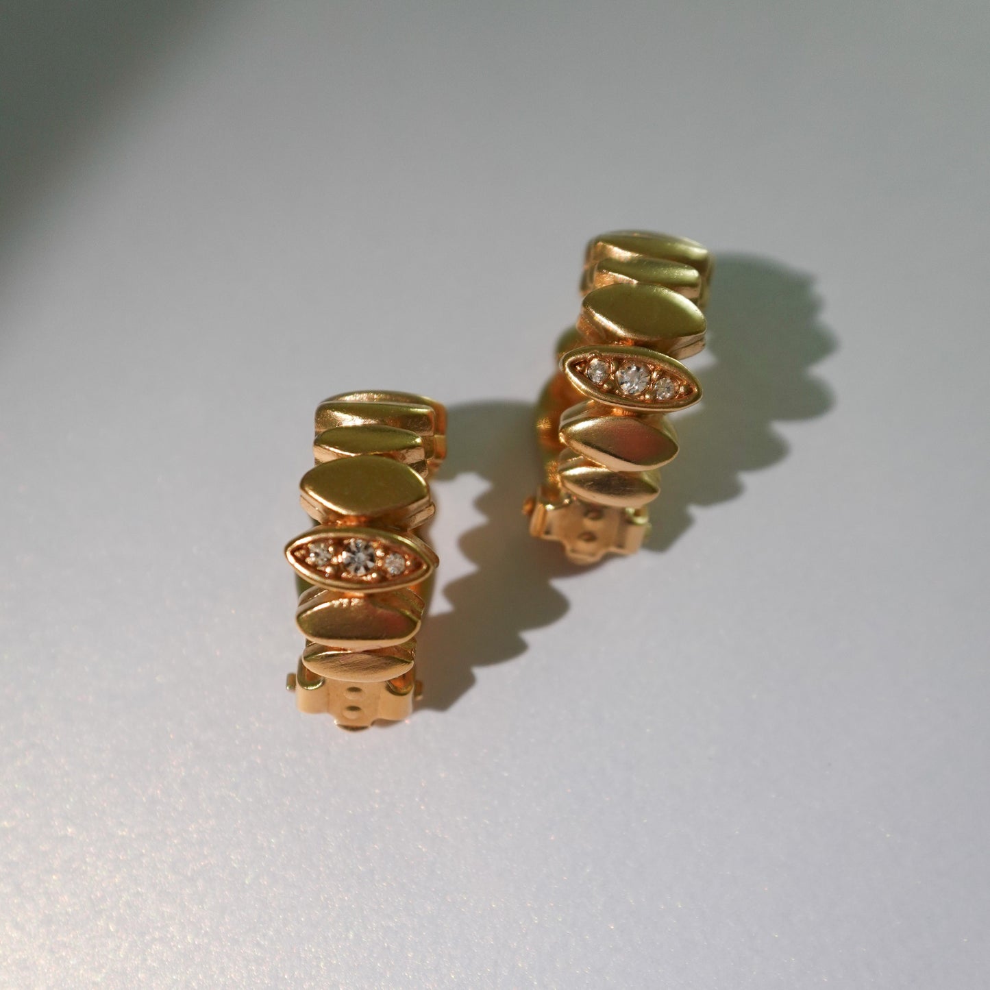 Nina Ricci's 1980s clip on