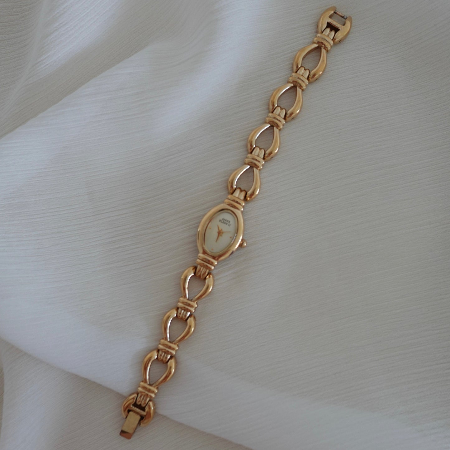 Vintage gold tone watch