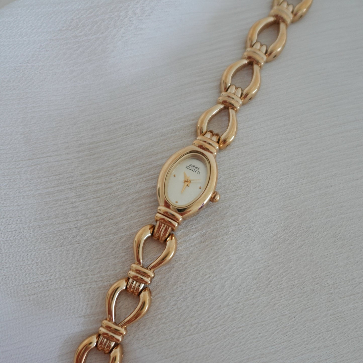 Vintage gold tone watch