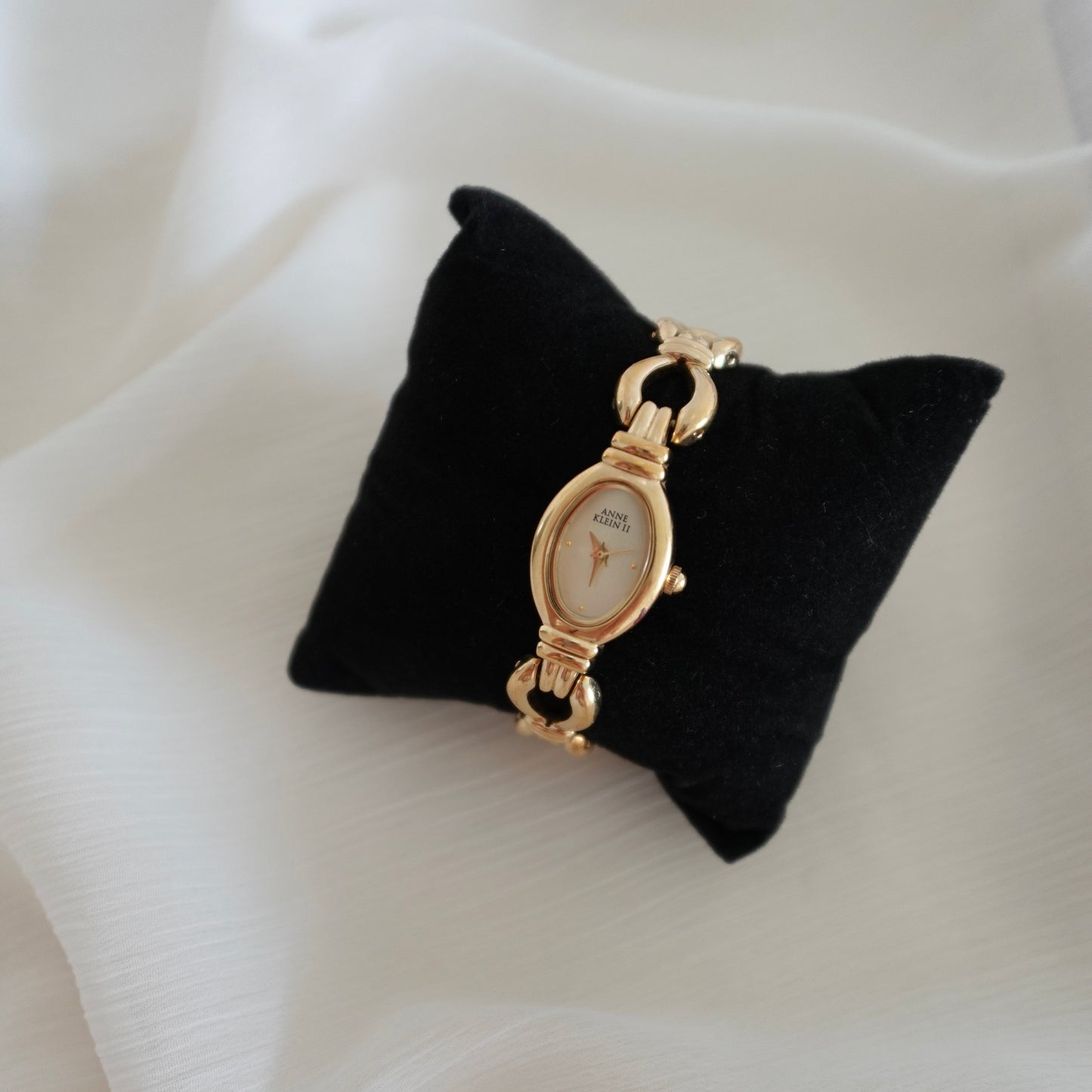 Vintage gold tone watch
