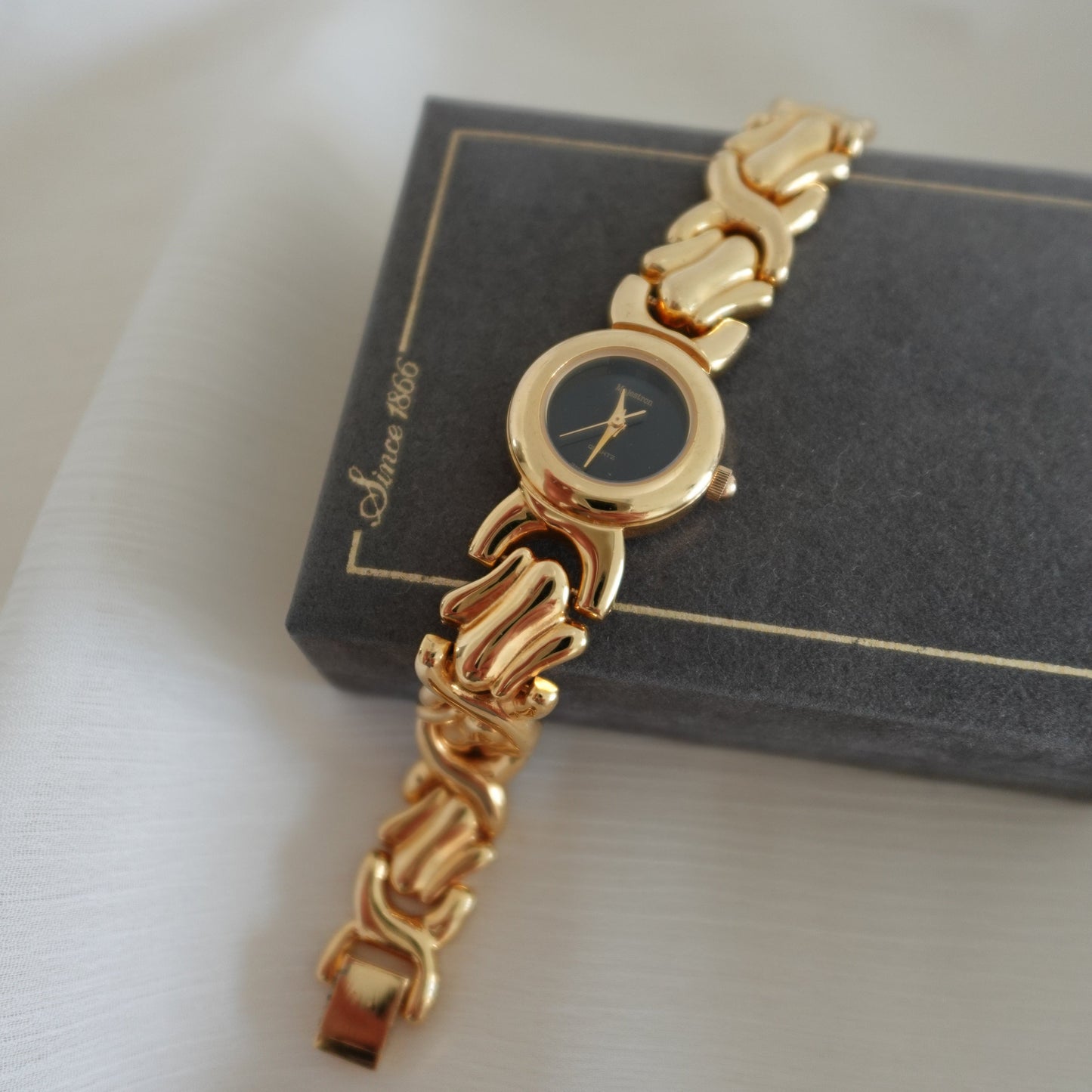 Gold tone vintage watch