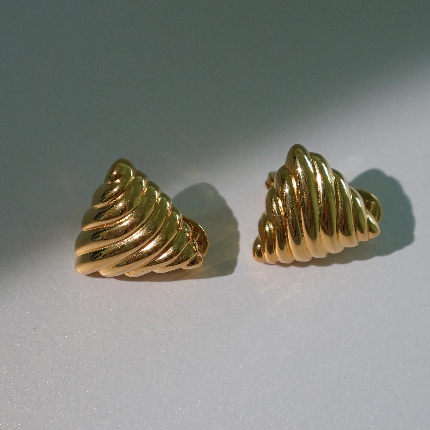 Rare 1970s gold plated clip on, Monet