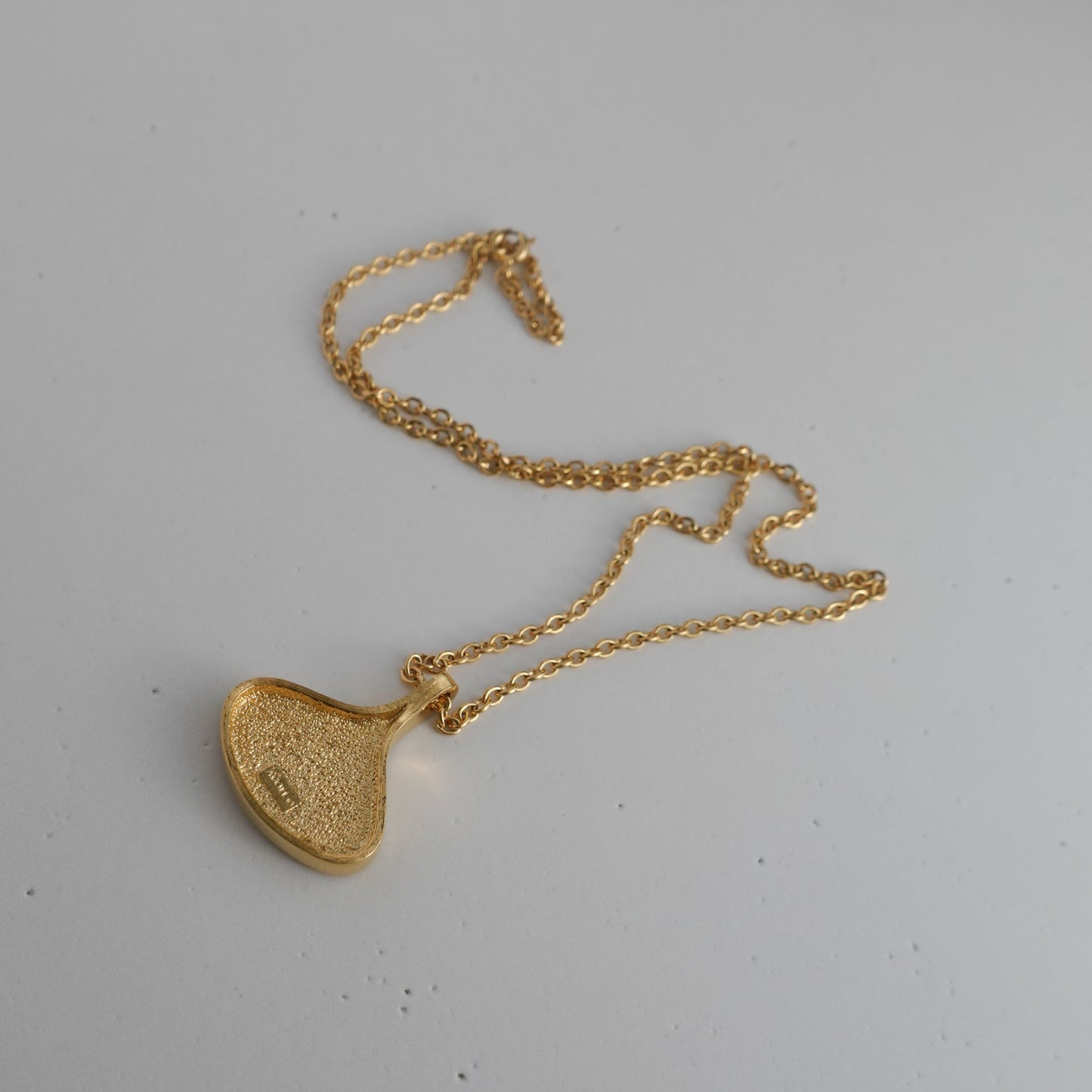 Vintage statement pendant necklace