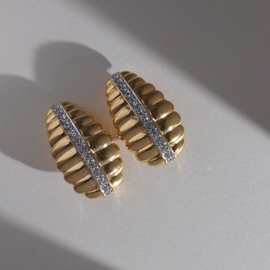 Vintage NM rhinestone gold plated clip on