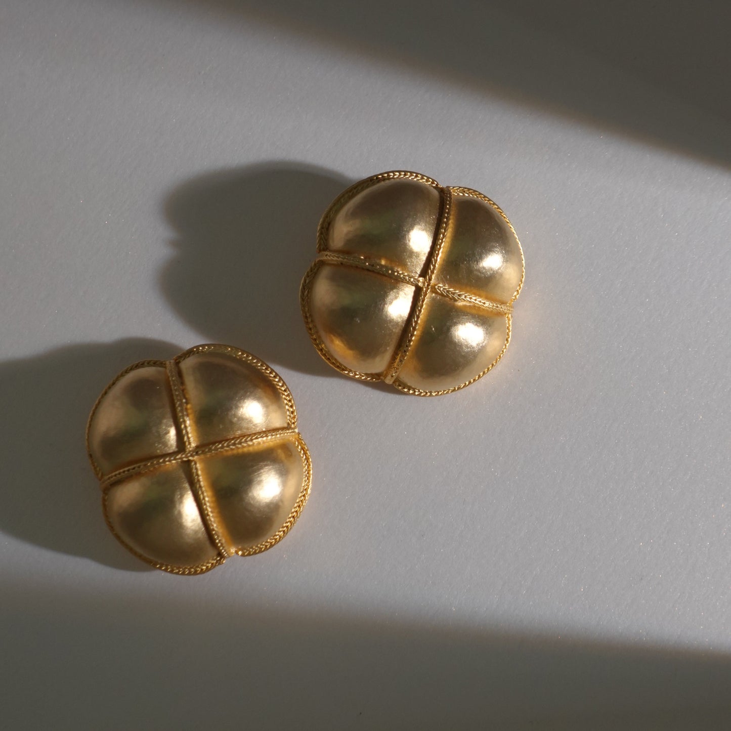 1980's Statement  clover clip on earrings