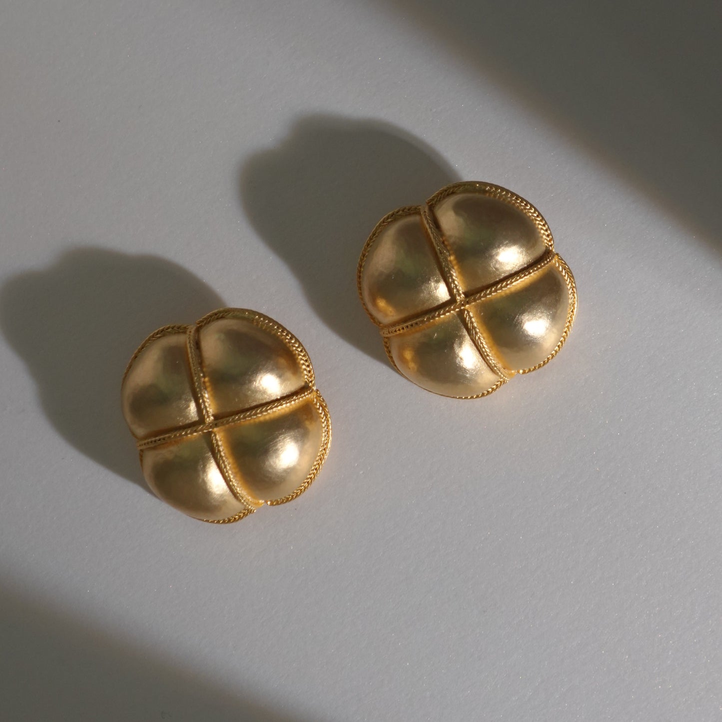 1980's Statement  clover clip on earrings
