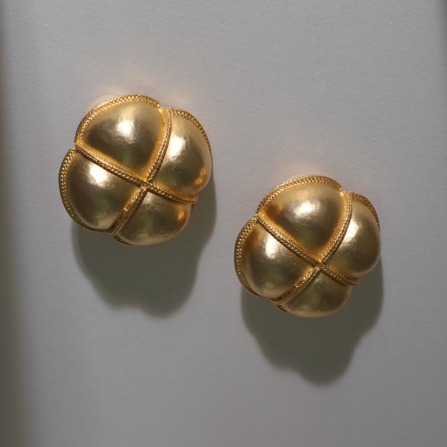 1980's Statement  clover clip on earrings