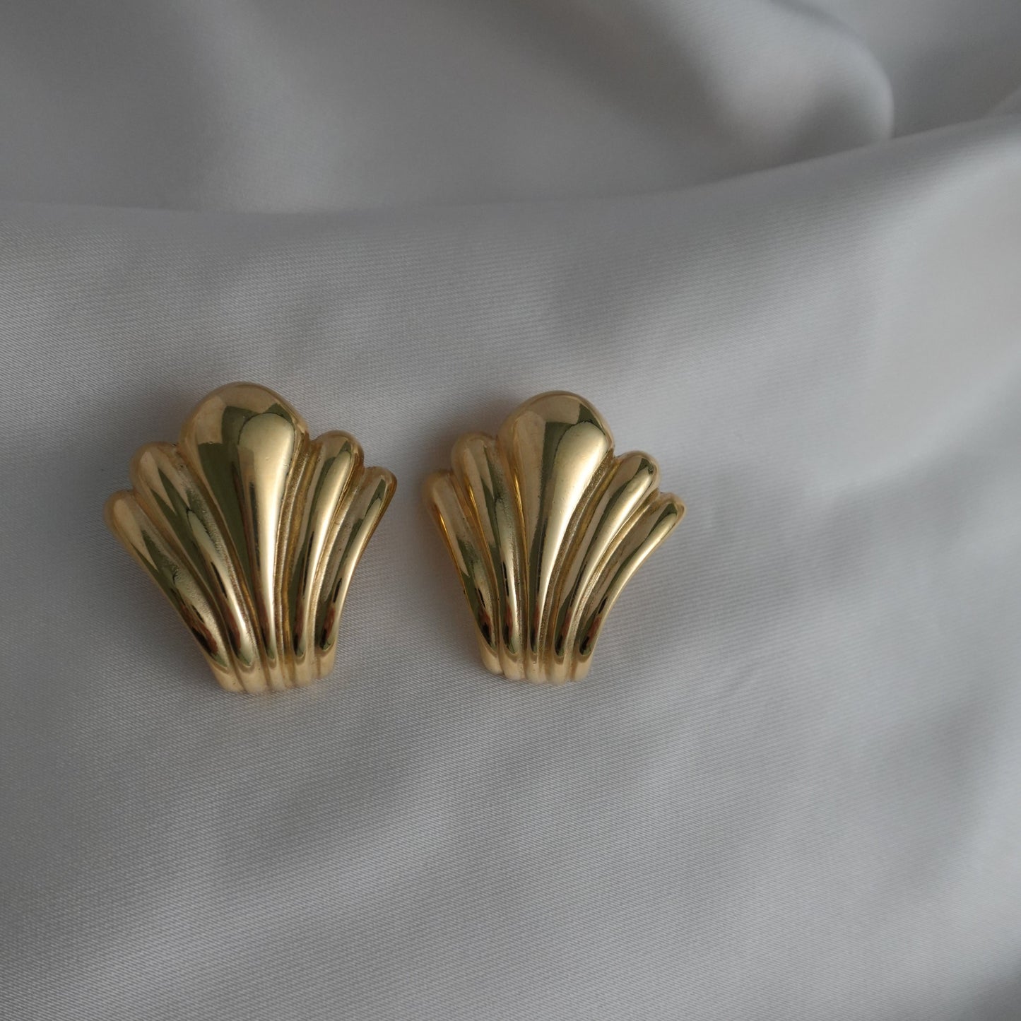 1980's Givenchy seashell earrings