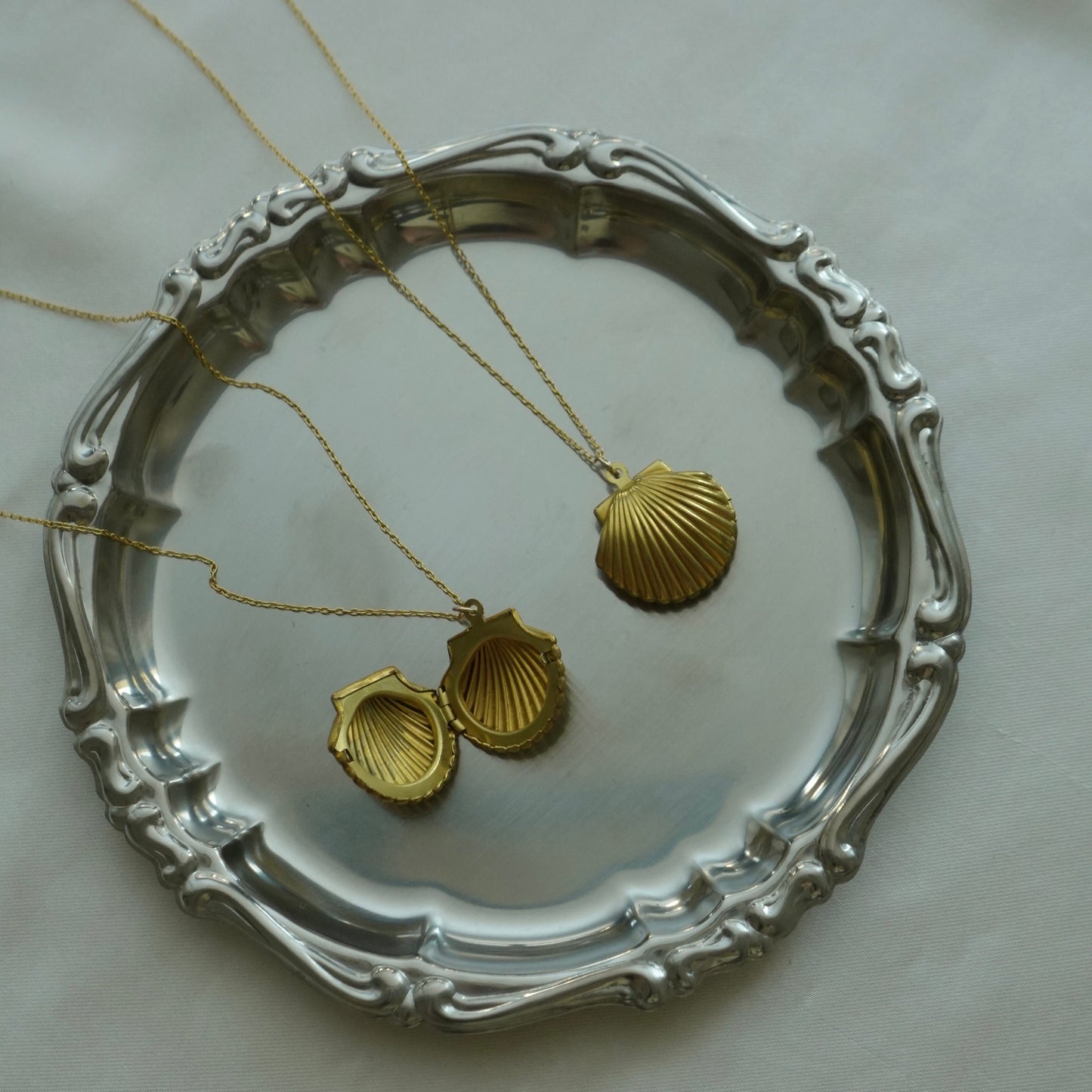 Vintage seashell locket necklace