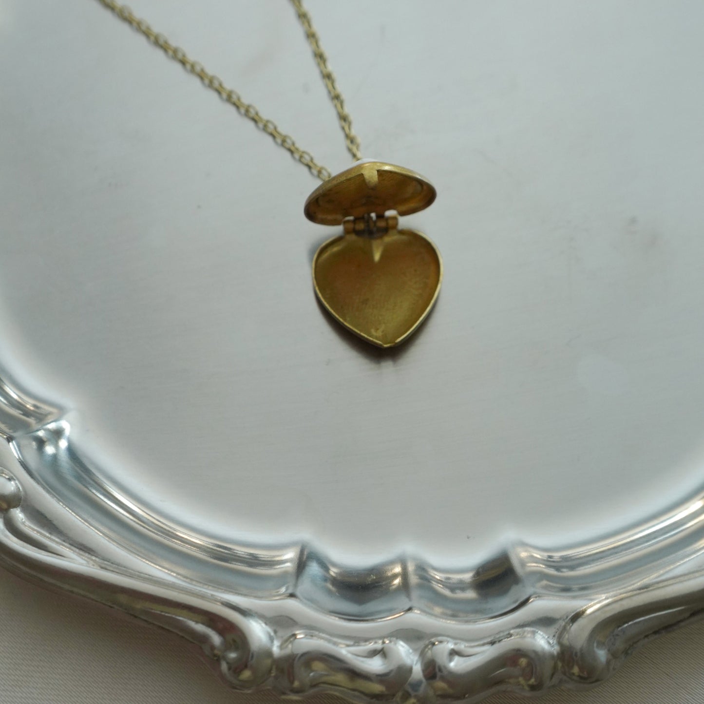 70s vintage heart tiny flower locket