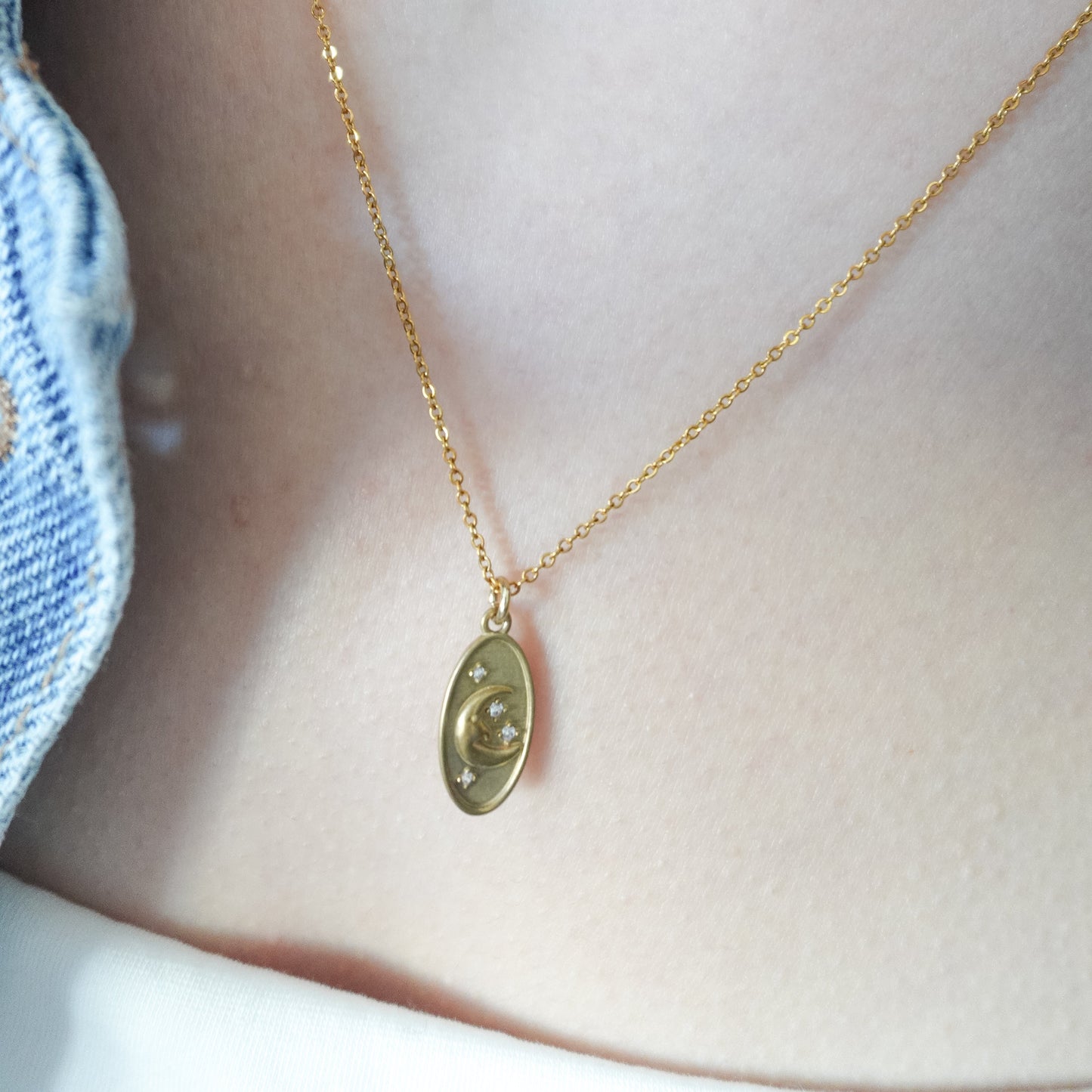 Crescent moon rhinestones pendant necklace