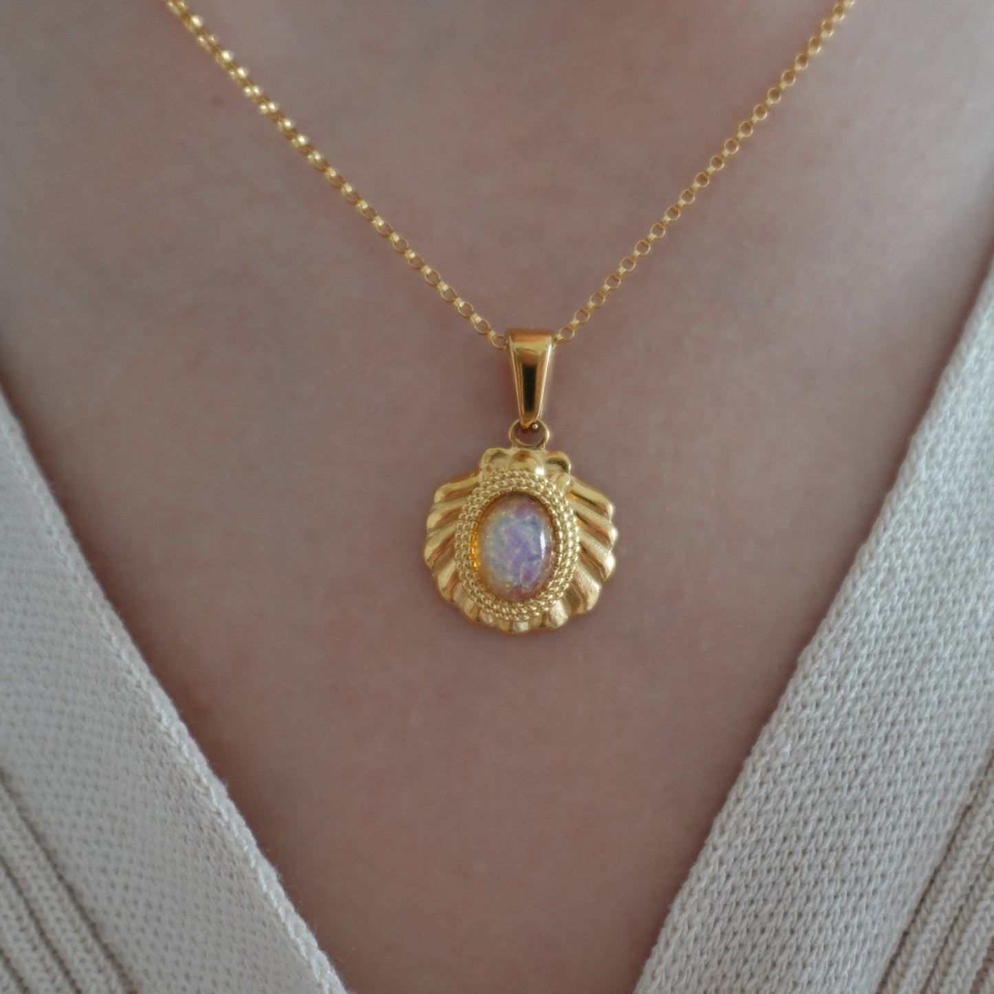 Seashell Pendant Necklace