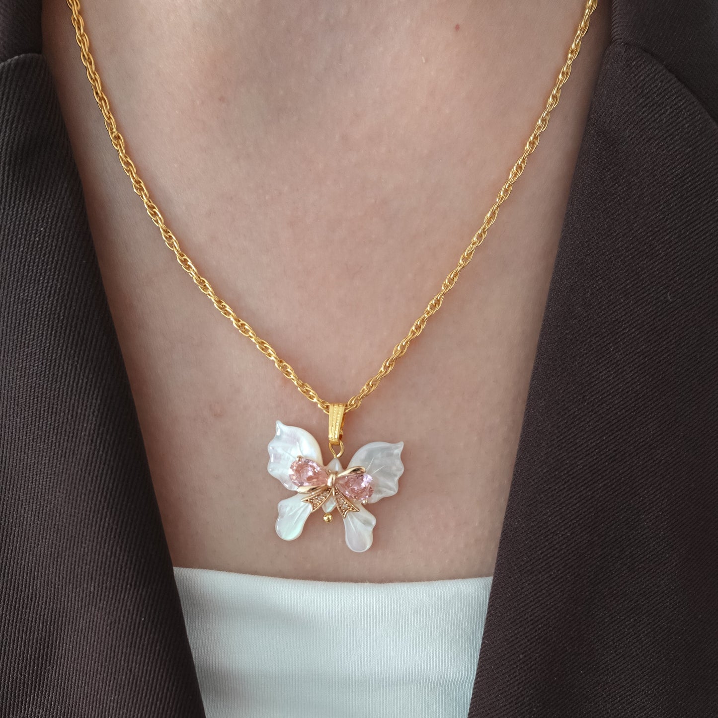 Vintage statement pendant necklace