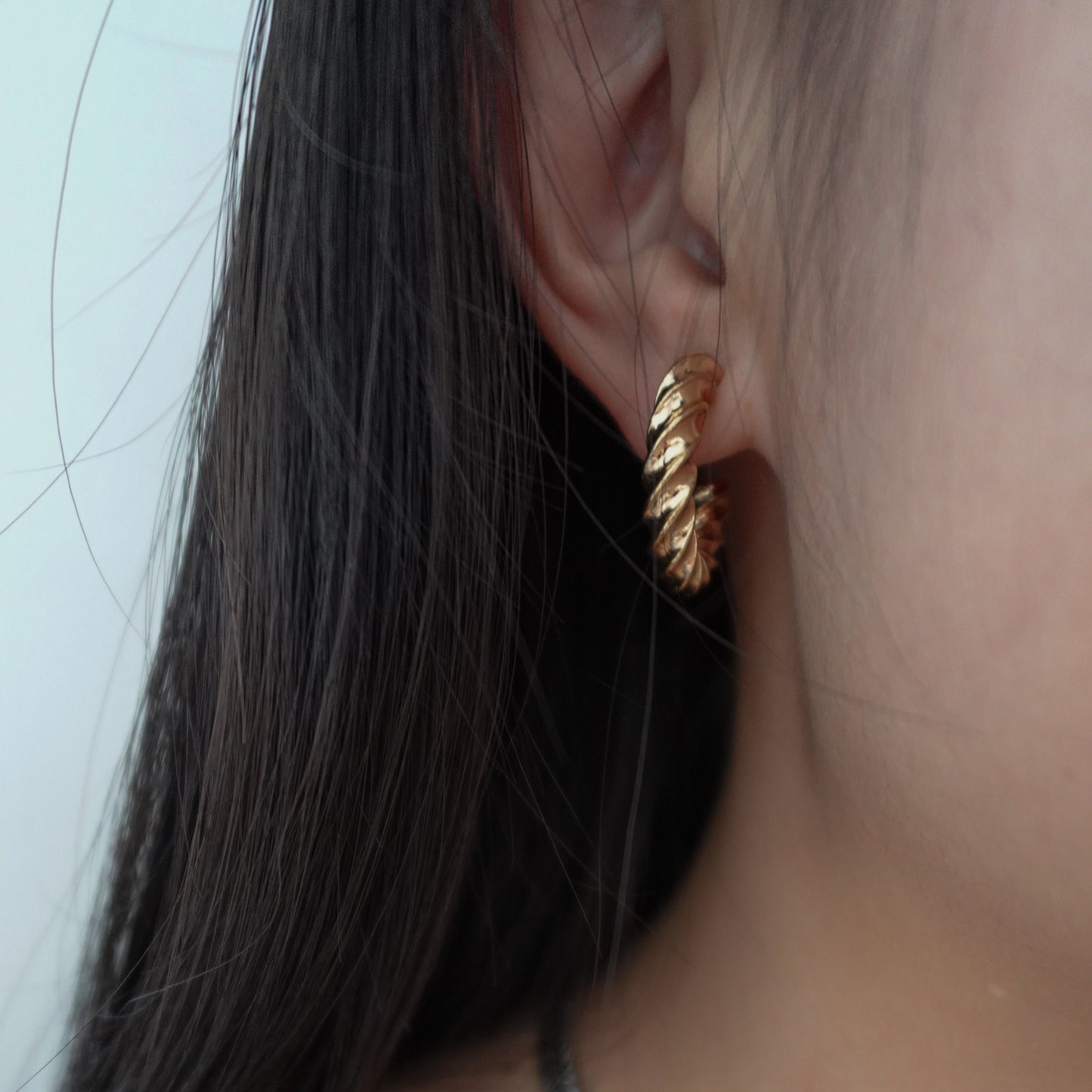 Swirl gold hoops