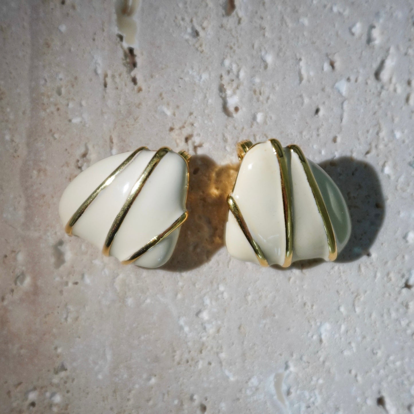 Monet 1970's-1980's gold & cream enamel clip on