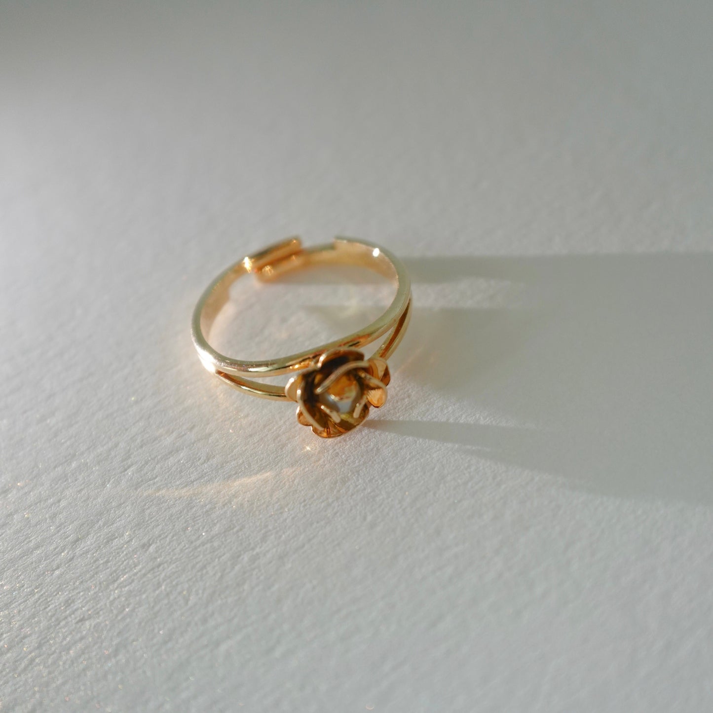 Avon 70's rose gold ring