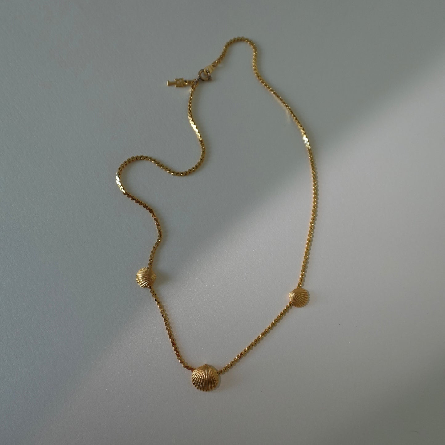 Trifari 1930's-1955's seashell gold necklace