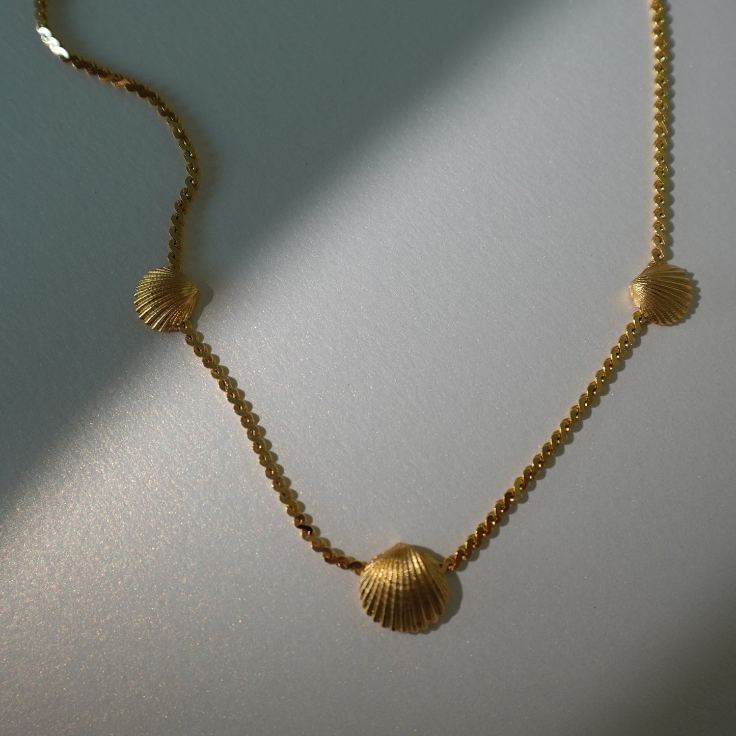 Trifari 1930's-1955's seashell gold necklace