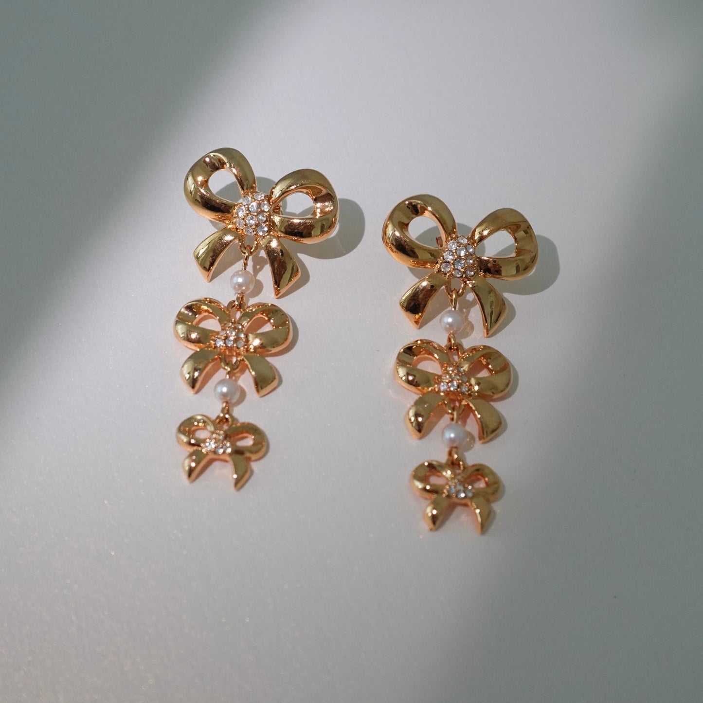 Liz Taylor WD 1990's bow earrings