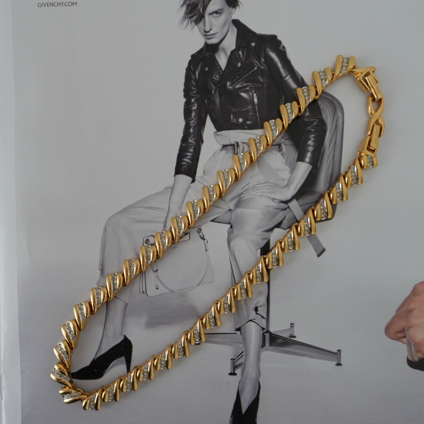 Rare Nina Ricci rhinestones gold necklace