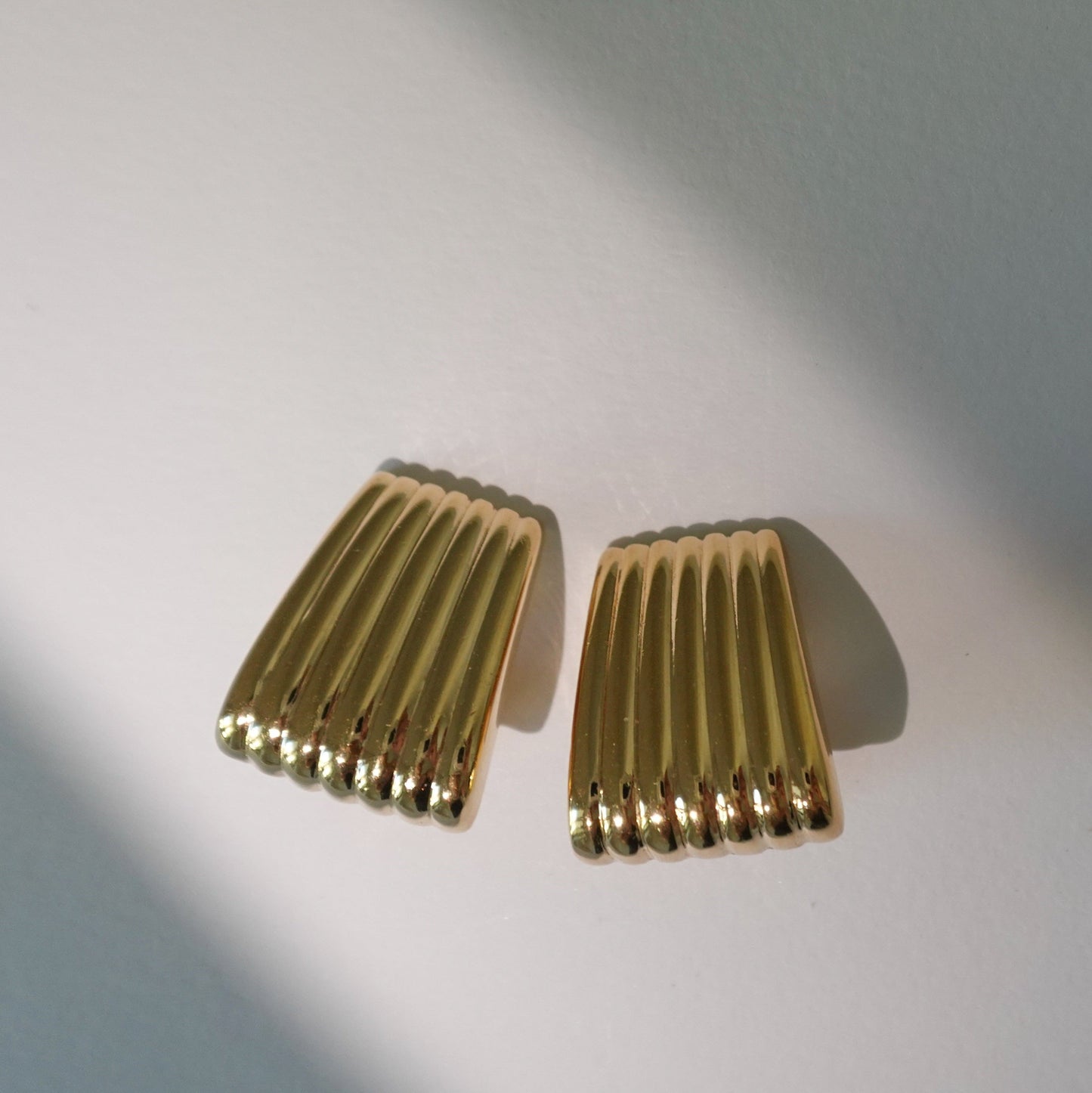 Rare 1980's Monet ribbed earrings