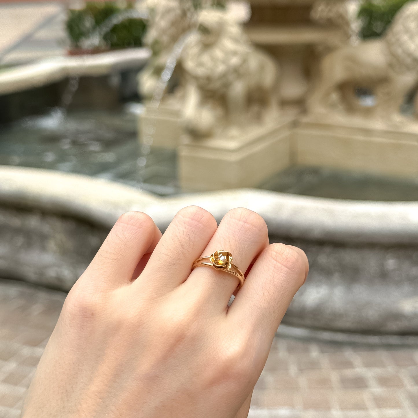 Avon 70's rose gold ring