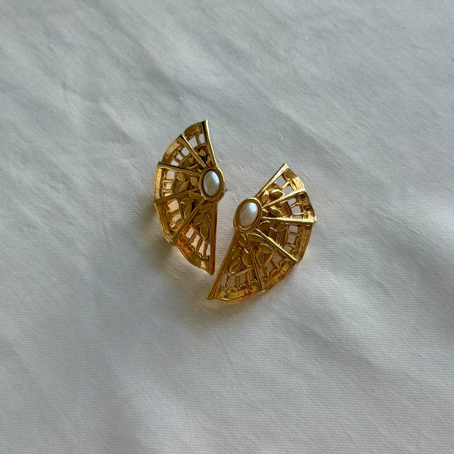 1980's gold plated faux pearl earrings
