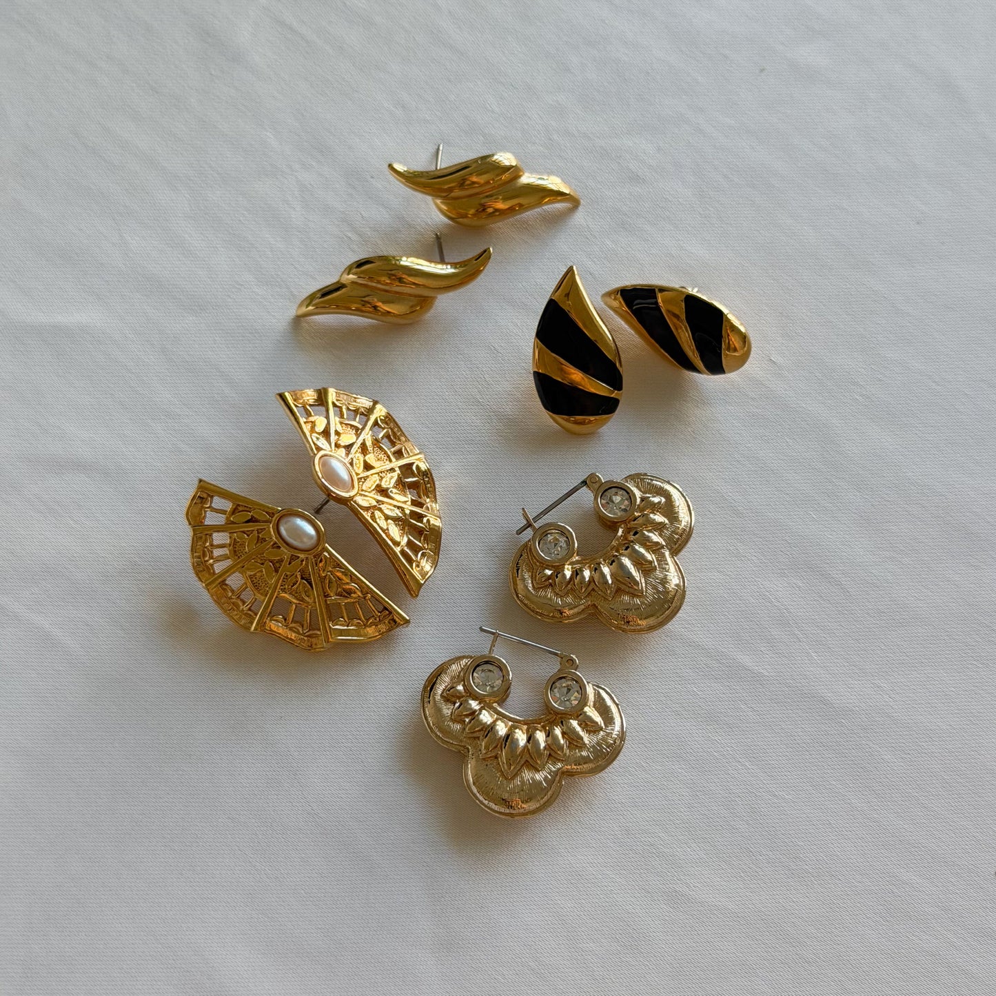 90s Monet gold & black enamel