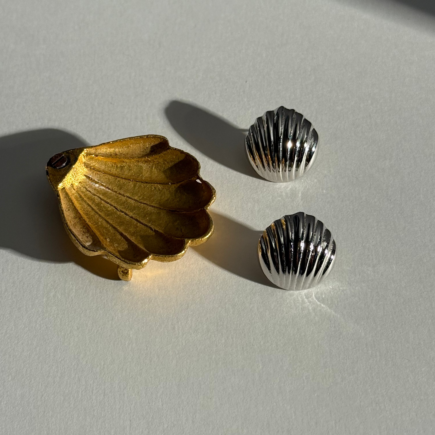 1980s-1990s silver tone seashell stud earrings