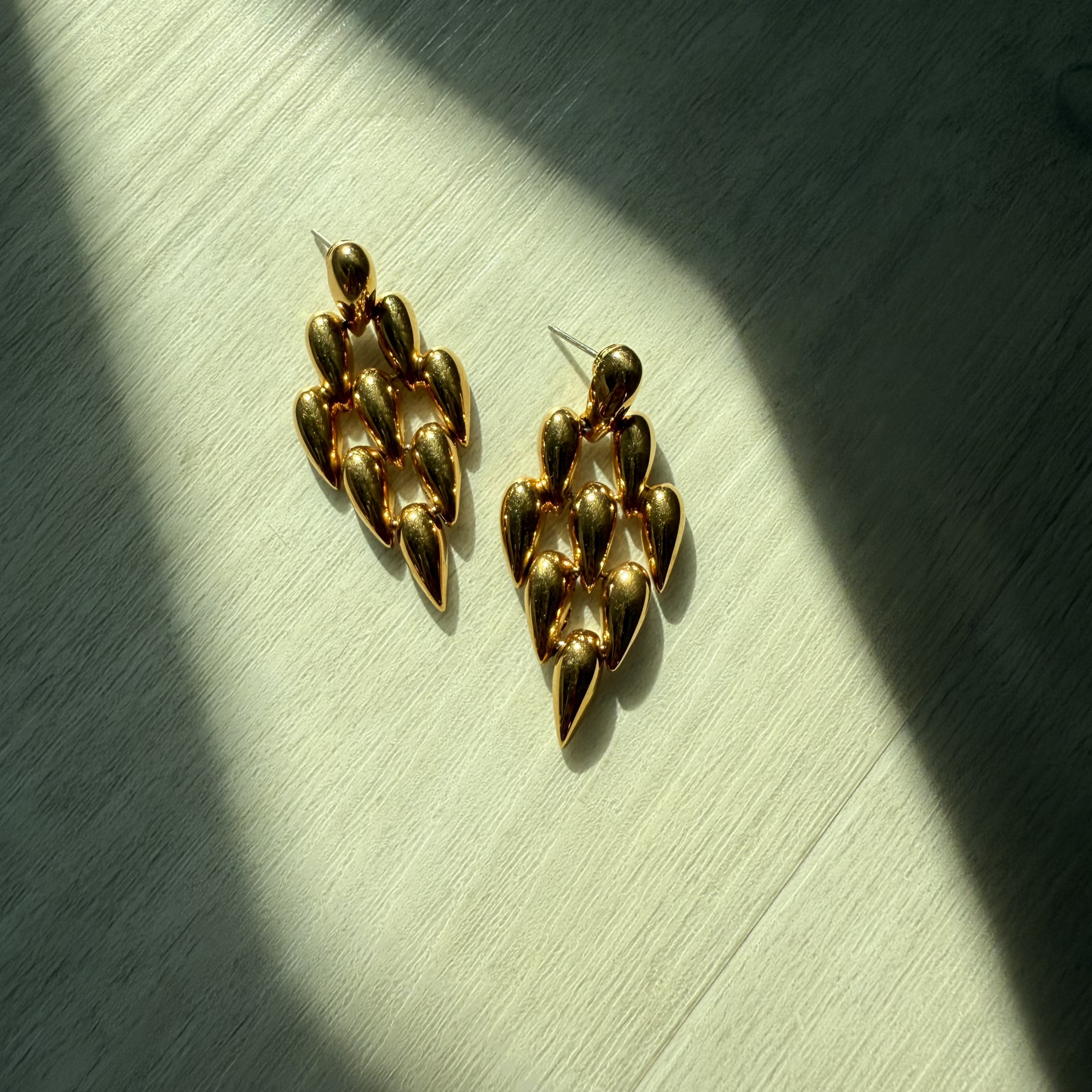Rare Monet gold plated tear drop earrings