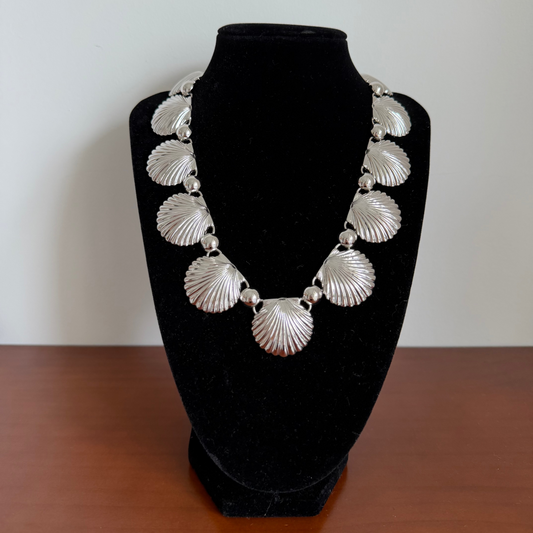 80s seashell statement necklace