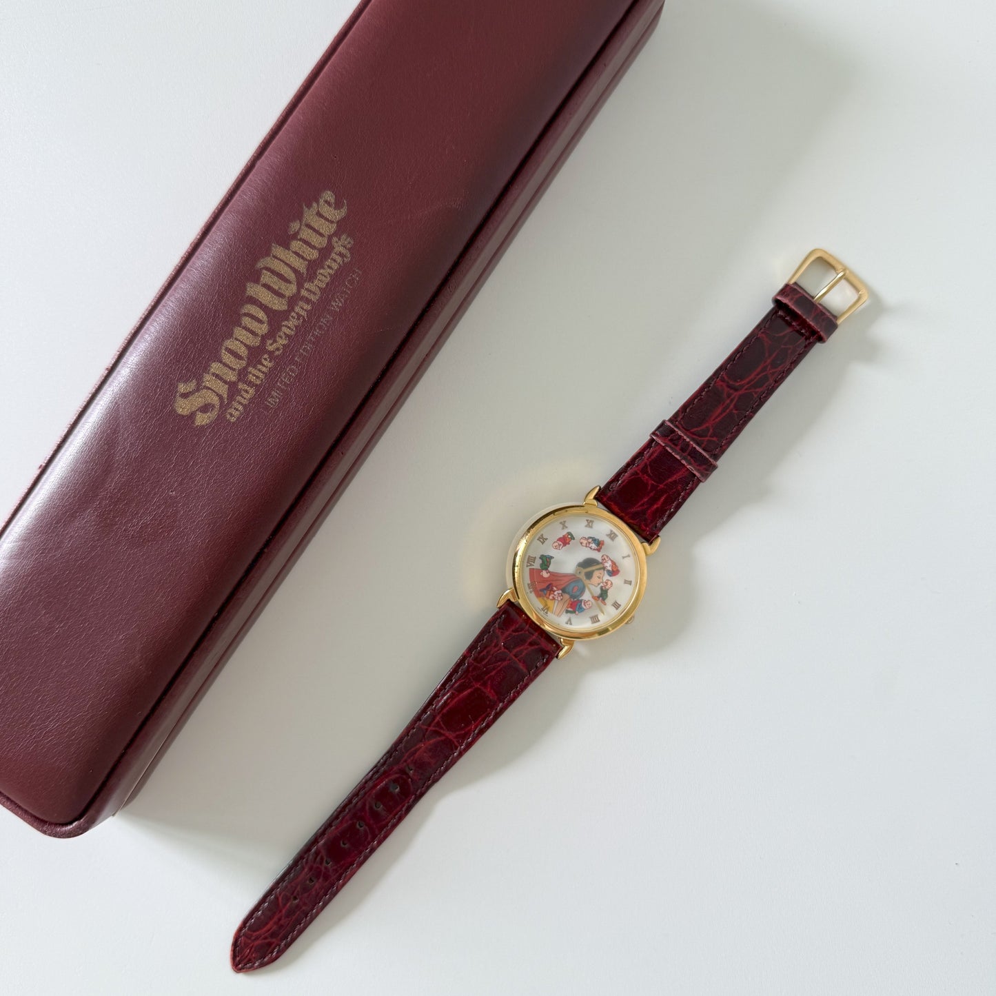 Pedre Snow White kissing Seven Dwarfs