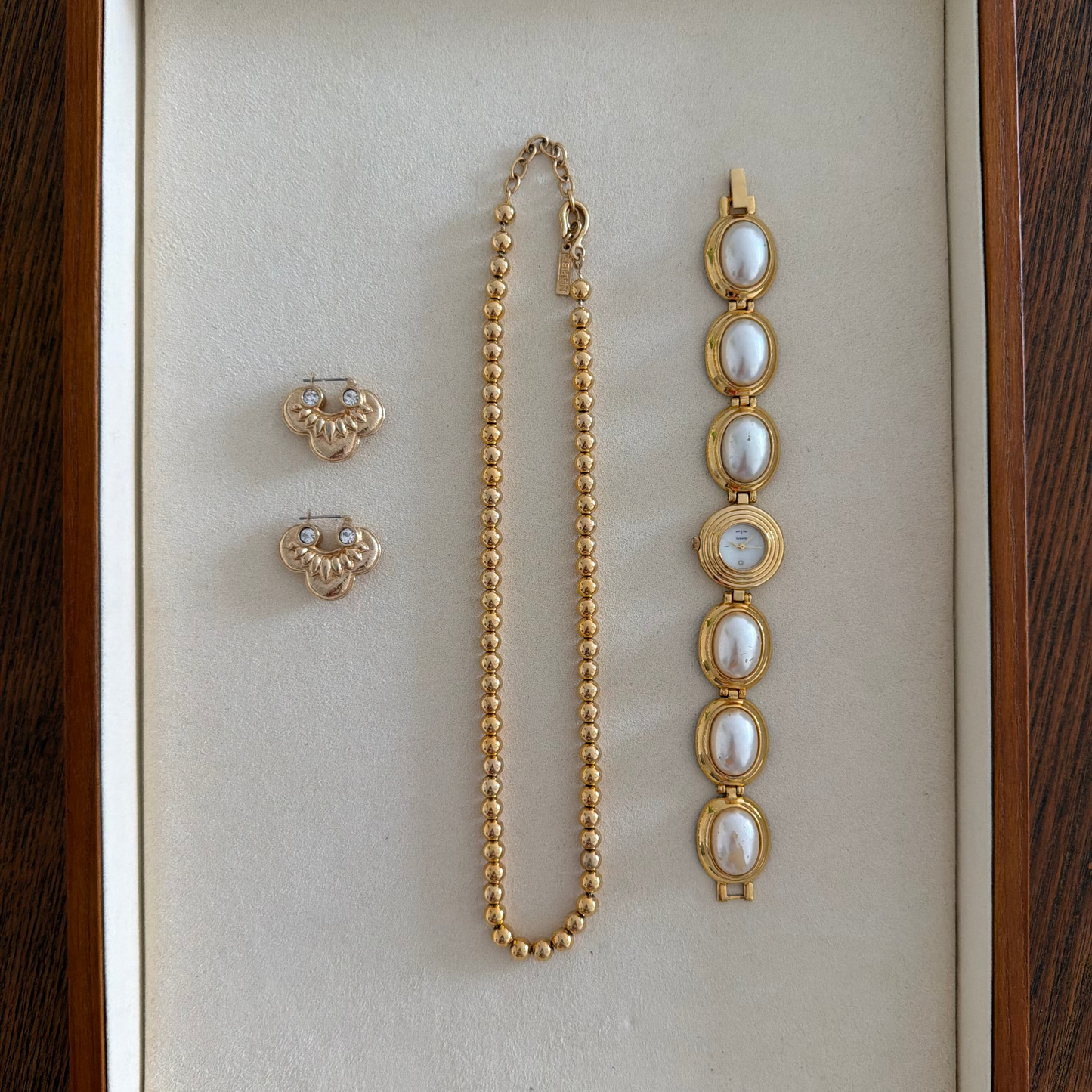 Vintage oval faux pearl watch