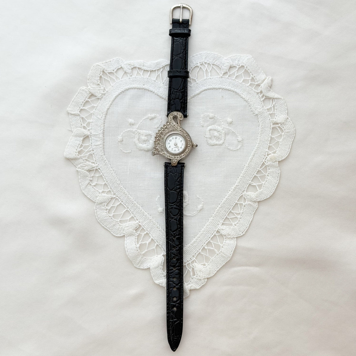 1994 romantic times swan watch
