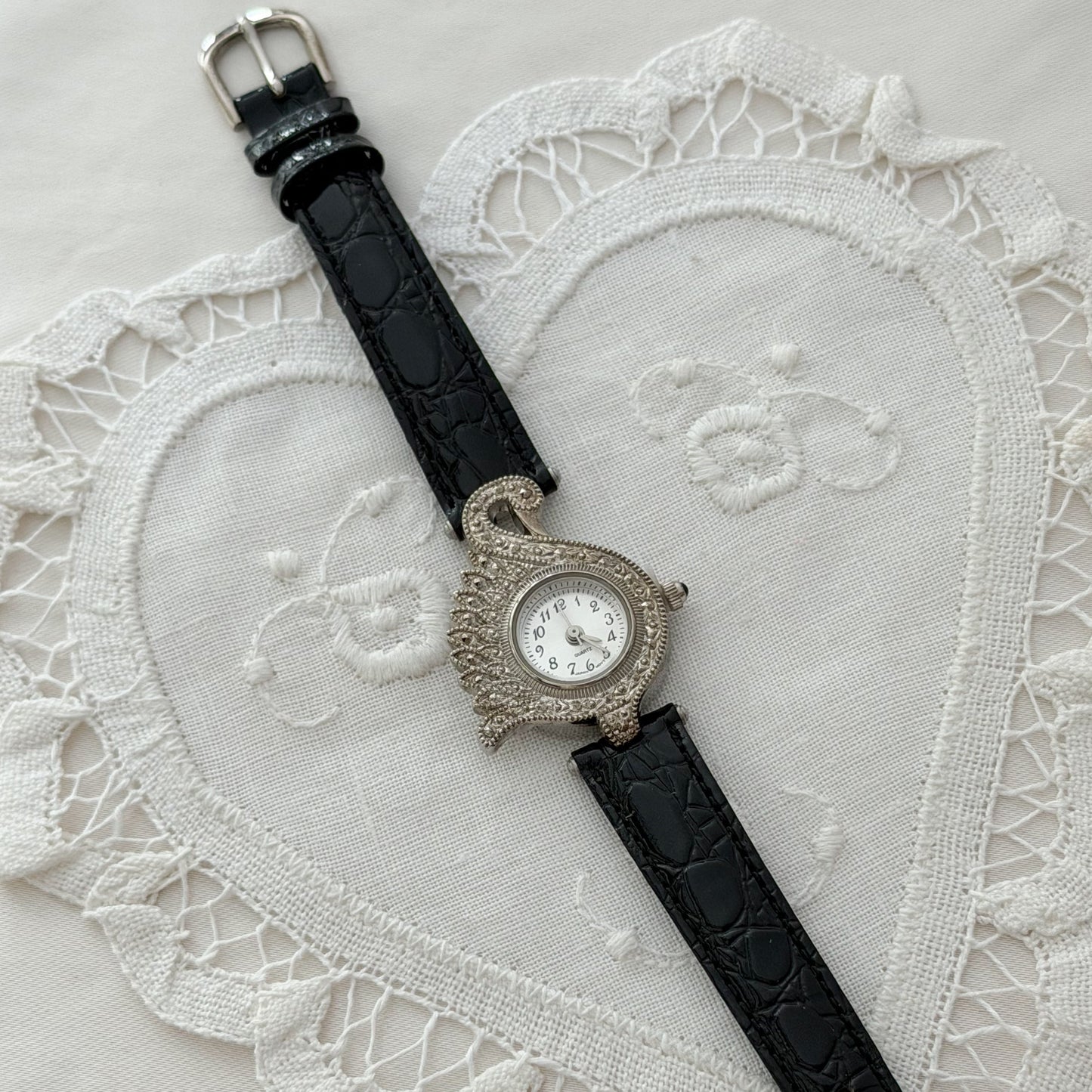 1994 romantic times swan watch