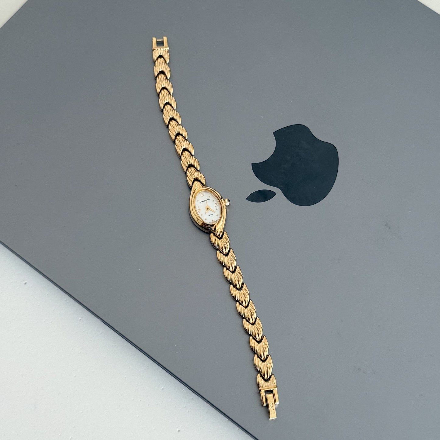 Vintage gold tone wrist watch